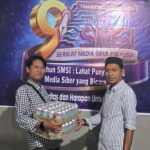 Wujud Kepedulian, Muchtarim Bagikan Minuman THR ke Puluhan Anggota SMSI Lahat IMG-20260311-WA0006~2